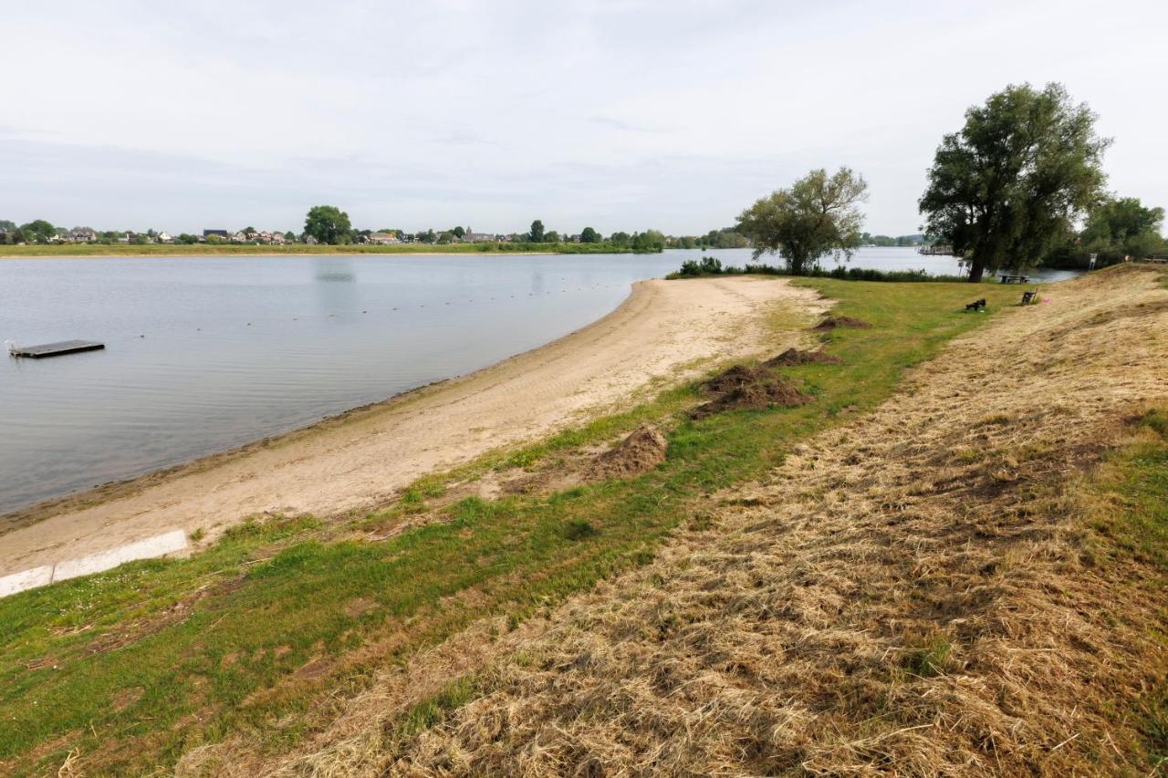 Mooi Huisje Aan De Maas Op-Andel Exterior foto